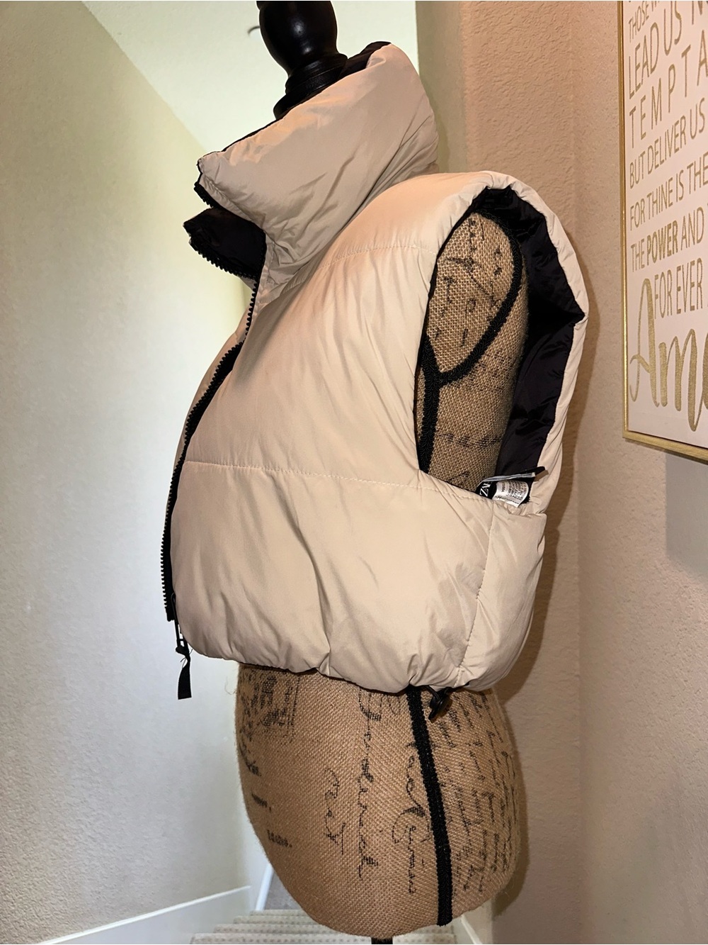 H&M Reversible Puffer Vest in Cream and Black - Picture 3 of 8